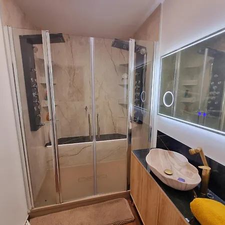 Homestay szállás A Cles Paris Au Pied Du Rer A