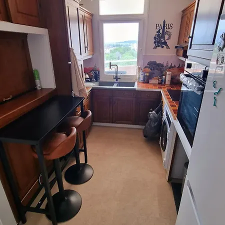 A Cles Paris Au Pied Du Rer A Privatunterkunft Houilles